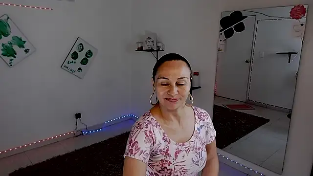 lollita 23  online show from November 13, 2025, 8:13 pm