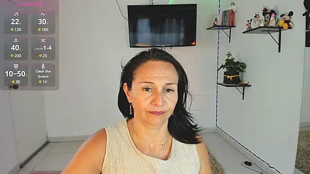 lollita 23  online show from January 13, 2025, 9:09 pm