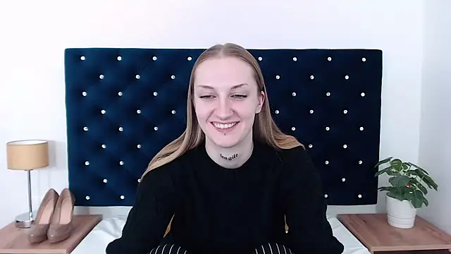 Snapshot of AlexaTease chatting on January 30, 2025, 3:29 pm AlexaTease online show from January 30, 2025, 3:29 pm