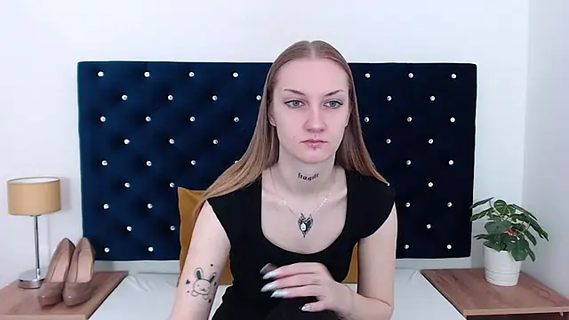 Snapshot of AlexaTease chatting on January 25, 2025, 10:19 am AlexaTease online show from January 25, 2025, 10:19 am