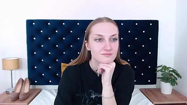 Snapshot of AlexaTease chatting on January 27, 2025, 4:54 pm AlexaTease online show from January 27, 2025, 4:54 pm