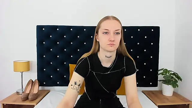 Snapshot of AlexaTease chatting on February 27, 2025, 11:39 am AlexaTease online show from February 27, 2025, 11:39 am