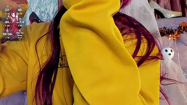 Snapshot of _Scarlett_01 chatting on October 19, 2025, 1:36 pm  Scarlett 01 online show from October 19, 2025, 1:36 pm