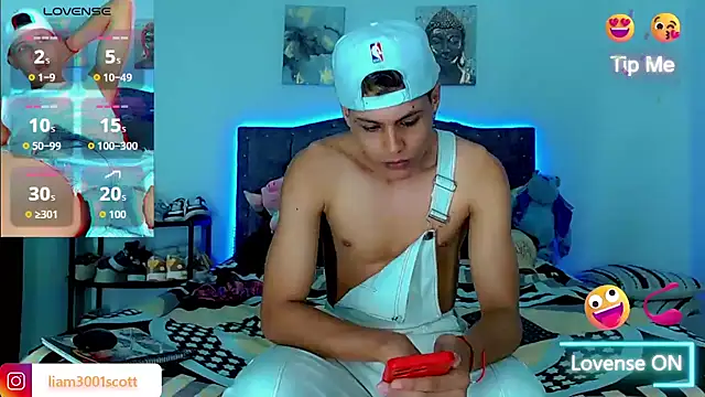 Snapshot of Liamscott_ chatting on November 29, 2025, 9:15 pm Liamscott online show from November 29, 2025, 9:15 pm