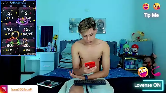 Snapshot of Liamscott_ chatting on November 18, 2025, 8:34 pm Liamscott online show from November 18, 2025, 8:34 pm