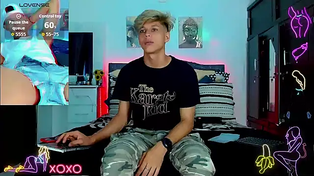 Liamscott  online show from October 3, 2025, 9:38 pm