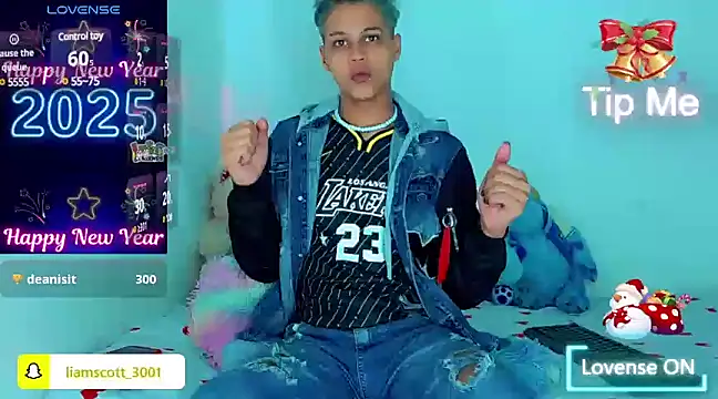 Snapshot of Liamscott_ chatting on January 5, 2025, 6:35 am Liamscott online show from January 5, 2025, 6:35 am