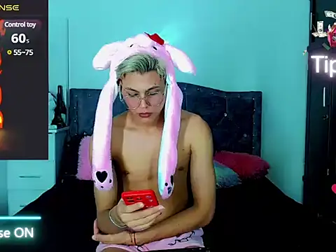 Snapshot of Liamscott_ chatting on February 25, 2025, 4:14 am Liamscott online show from February 25, 2025, 4:14 am