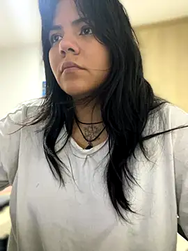 JulianaCastillo online show from September 30, 2025, 9:15 am