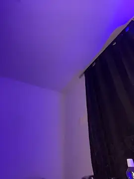 JulianaCastillo online show from April 15, 2026, 9:37 am