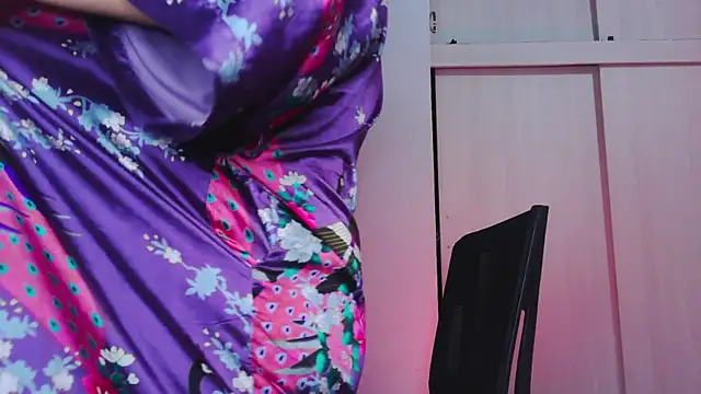 Snapshot of purple_em69 chatting on September 27, 2025, 7:36 am purple em69 online show from September 27, 2025, 7:36 am