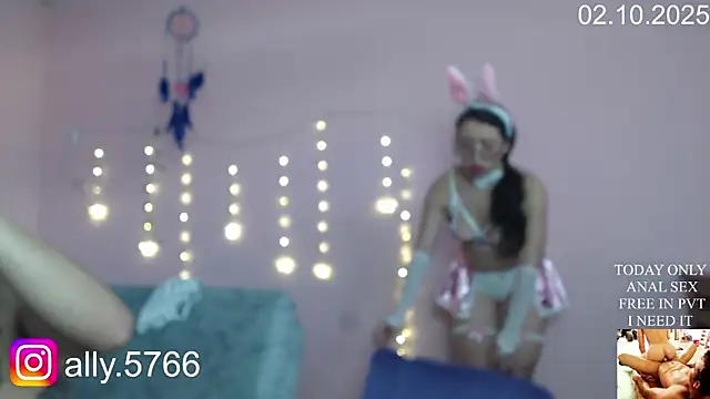 Snapshot of CoreAlejito chatting on October 2, 2025, 9:40 pm CoreAlejito online show from October 2, 2025, 9:40 pm