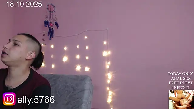 Snapshot of CoreAlejito chatting on October 18, 2025, 9:06 pm CoreAlejito online show from October 18, 2025, 9:06 pm