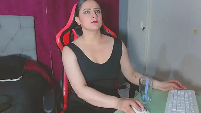 Noamartin  online show from October 10, 2025, 2:01 am