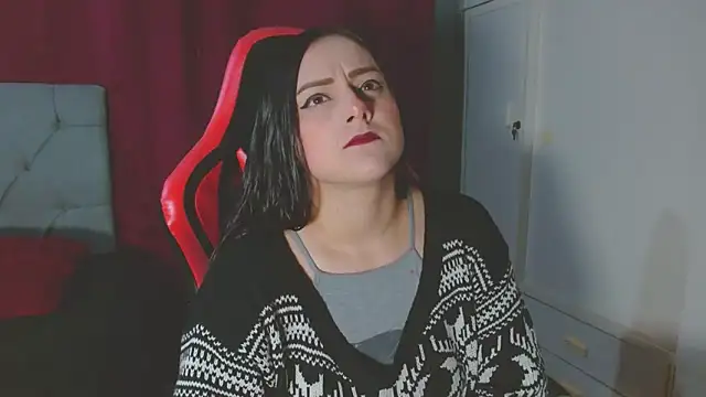 Noamartin  online show from December 21, 2025, 11:05 pm