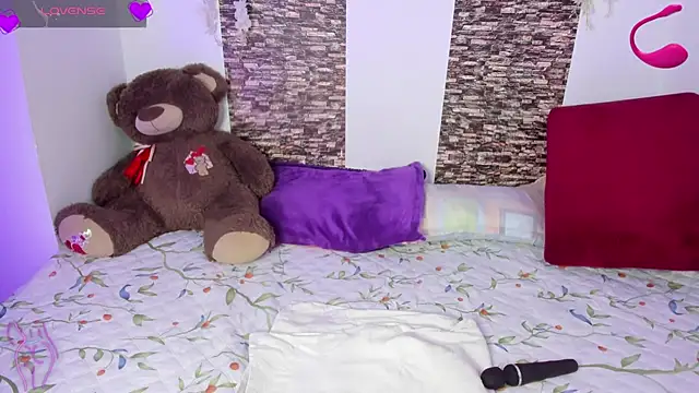 Snapshot of linda_montoya chatting on January 6, 2026, 12:03 am linda montoya online show from January 6, 2026, 12:03 am