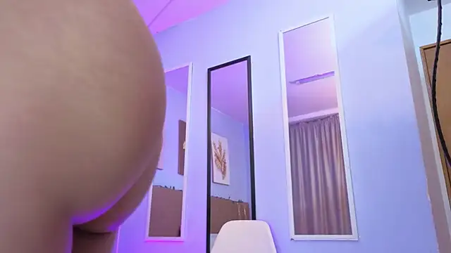 sarah cruzz  online show from February 7, 2026, 9:12 pm