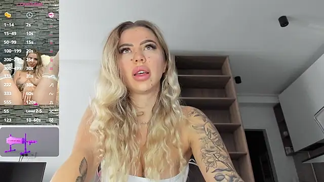 Snapshot of Megan_Ros chatting on September 21, 2025, 5:56 am Megan Ros online show from September 21, 2025, 5:56 am