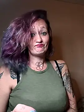 Snapshot of renegade_vyxxen chatting on February 7, 2026, 12:51 am renegade vyxxen online show from February 7, 2026, 12:51 am