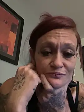 renegade vyxxen online show from February 11, 2025, 12:15 pm