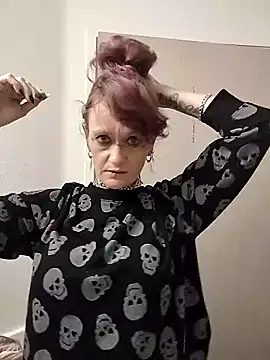 renegade vyxxen online show from March 5, 2025, 6:12 am