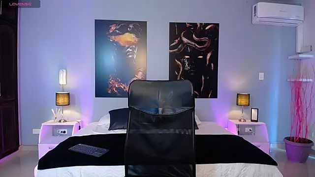 Snapshot of JasmineCampbell_ chatting on October 24, 2025, 8:30 pm JasmineCampbell  online show from October 24, 2025, 8:30 pm