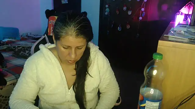 LucifernandaSw online show from April 16, 2026, 11:29 pm