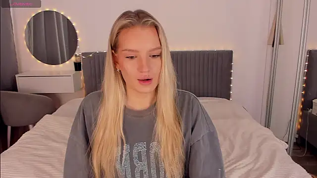 CassieRayss online show from March 30, 2026, 9:55 am