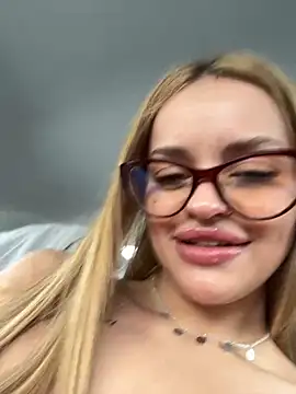 Snapshot of AngelinaTeller chatting on March 1, 2025, 9:18 am AngelinaTeller online show from March 1, 2025, 9:18 am