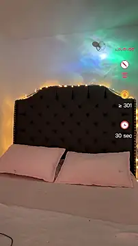 Snapshot of martina_duque_ chatting on February 17, 2026, 6:05 pm martina duque online show from February 17, 2026, 6:05 pm