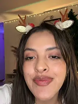 Snapshot of martina_duque_ chatting on December 18, 2025, 12:05 am martina duque online show from December 18, 2025, 12:05 am