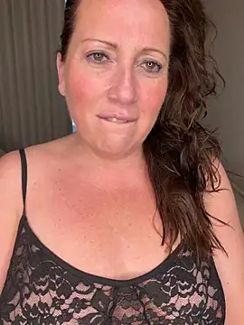 Snapshot of xsexycurvymilf chatting on April 20, 2026, 2:29 pm xsexycurvymilf online show from April 20, 2026, 2:29 pm