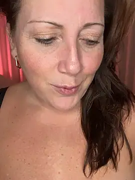 Snapshot of xsexycurvymilf chatting on January 13, 2025, 2:53 pm xsexycurvymilf online show from January 13, 2025, 2:53 pm