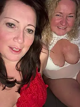 Snapshot of xsexycurvymilf chatting on February 9, 2025, 5:54 pm xsexycurvymilf online show from February 9, 2025, 5:54 pm