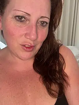 Snapshot of xsexycurvymilf chatting on March 19, 2025, 2:57 pm xsexycurvymilf online show from March 19, 2025, 2:57 pm