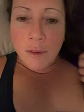Snapshot of xsexycurvymilf chatting on December 18, 2024, 6:32 am xsexycurvymilf online show from December 18, 2024, 6:32 am