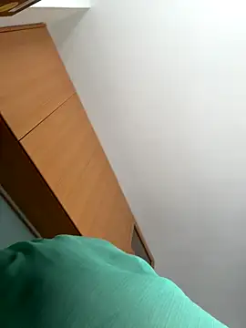 Snapshot of EmmaInLove23 chatting on October 18, 2025, 4:58 am EmmaInLove23 online show from October 18, 2025, 4:58 am