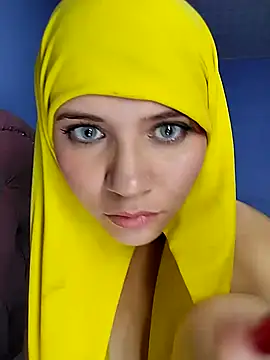 Snapshot of hanaa_18 chatting on December 6, 2024, 5:25 am hanaa 18 online show from December 6, 2024, 5:25 am