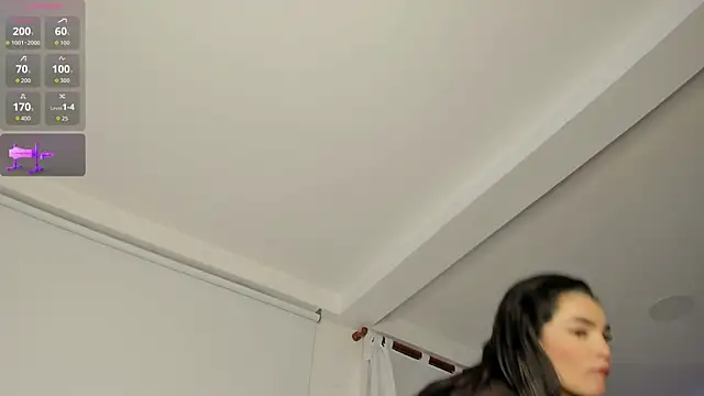 sara evans02 online show from December 14, 2025, 4:40 am