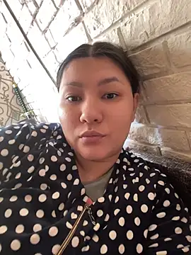 Olivialili online show from February 8, 2025, 8:52 am