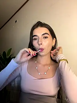 Coralinee 01 online show from January 9, 2026, 12:06 am