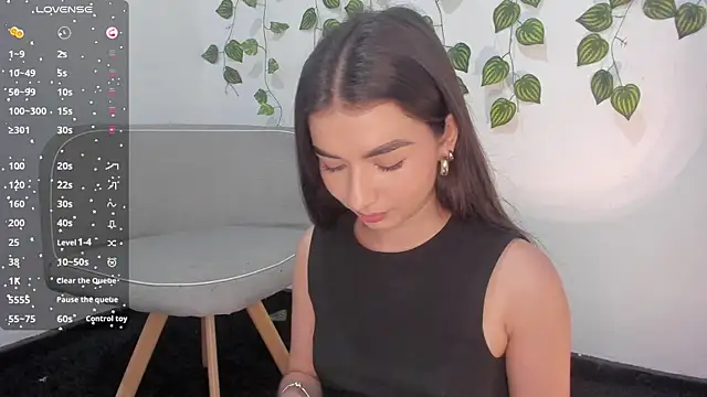 Snapshot of Coralinee_01 chatting on December 7, 2024, 8:22 pm Coralinee 01 online show from December 7, 2024, 8:22 pm