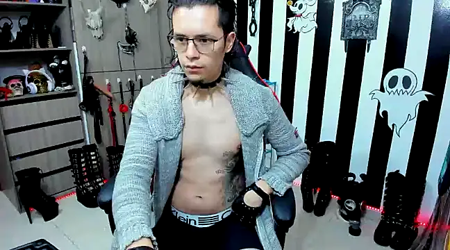 daven56 online show from December 10, 2024, 1:22 pm