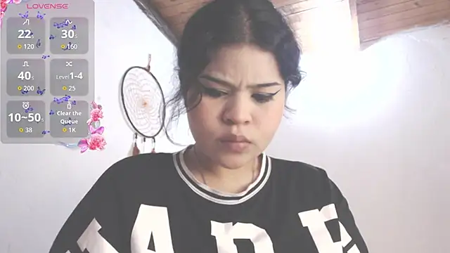 Amara18  online show from November 18, 2025, 3:37 pm