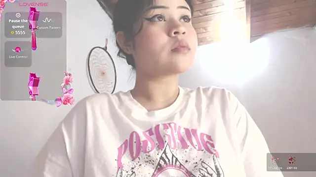 Amara18  online show from December 2, 2025, 1:13 pm