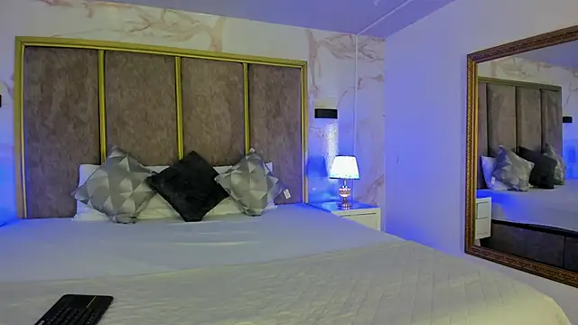 Snapshot of Amareto_ chatting on October 30, 2025, 11:41 am Amareto  online show from October 30, 2025, 11:41 am