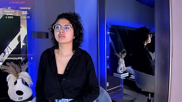 Amareto  online show from February 24, 2025, 1:42 pm