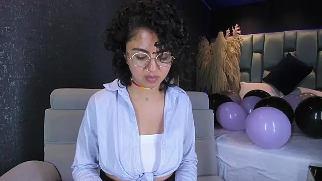 Amareto  online show from March 1, 2025, 4:54 pm