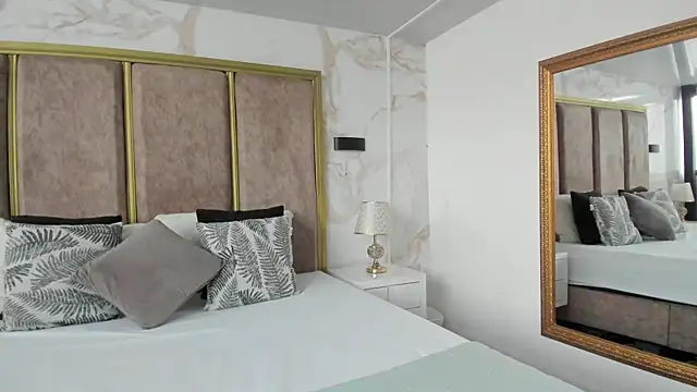 Snapshot of Amareto_ chatting on October 2, 2025, 11:57 am Amareto  online show from October 2, 2025, 11:57 am