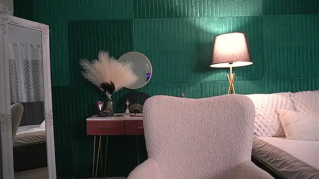 Snapshot of HaileyMoonn chatting on February 19, 2026, 4:31 am HaileyMoonn online show from February 19, 2026, 4:31 am